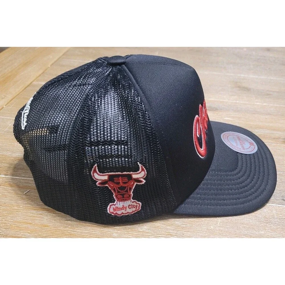 NBA CHICAGO BULLS MITCHELL & NESS STRAPBACK ROY FIT LOW PROFILE HAT MENS BLACK